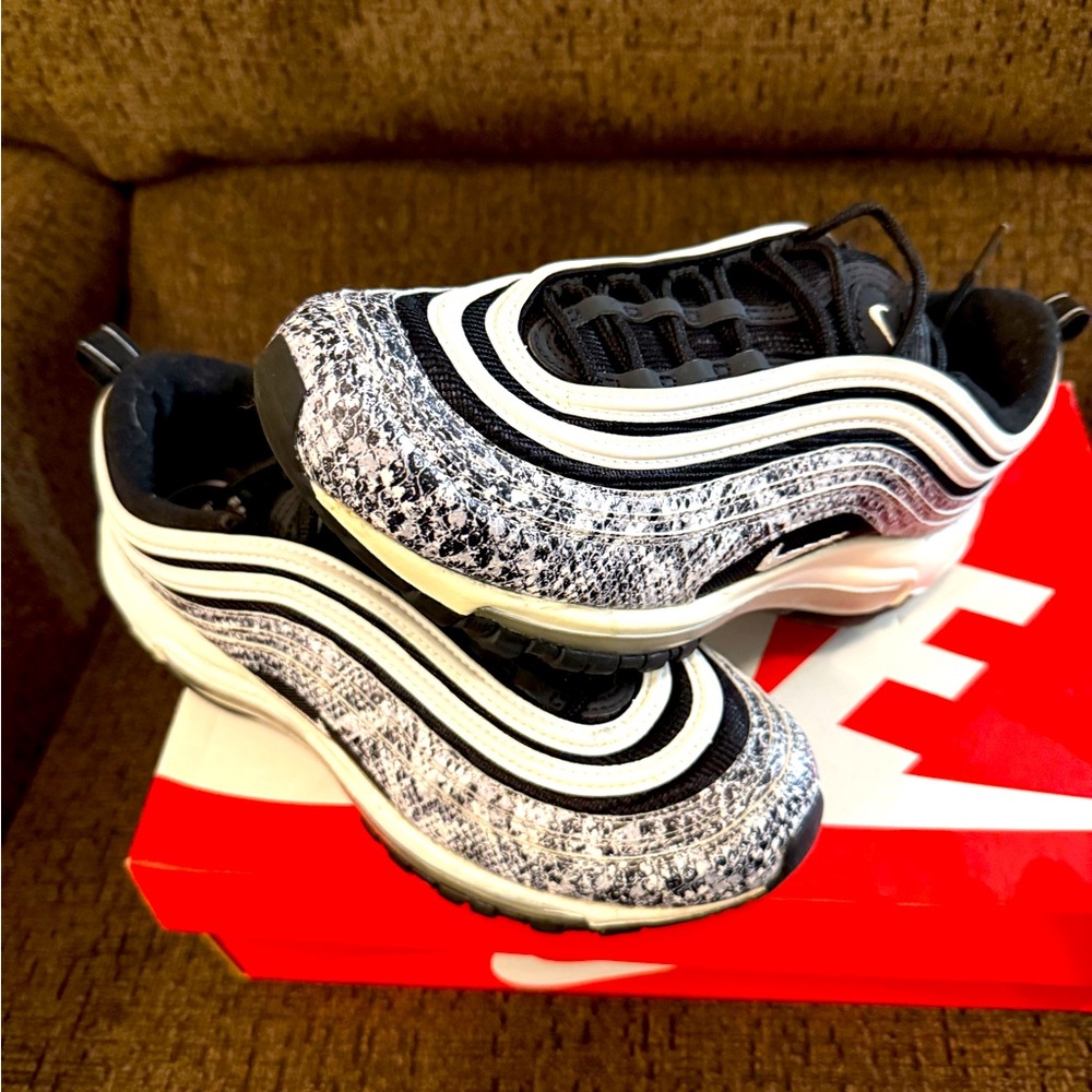 Women’s Nike Air Max 97